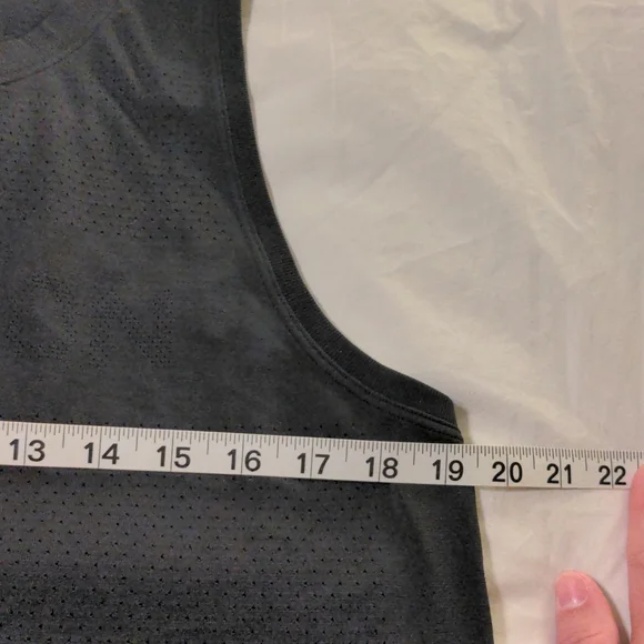 Lululemon Breeze By Muscle Crop Tank *lululemon Black / Black size 10 - Picture 6 of 7